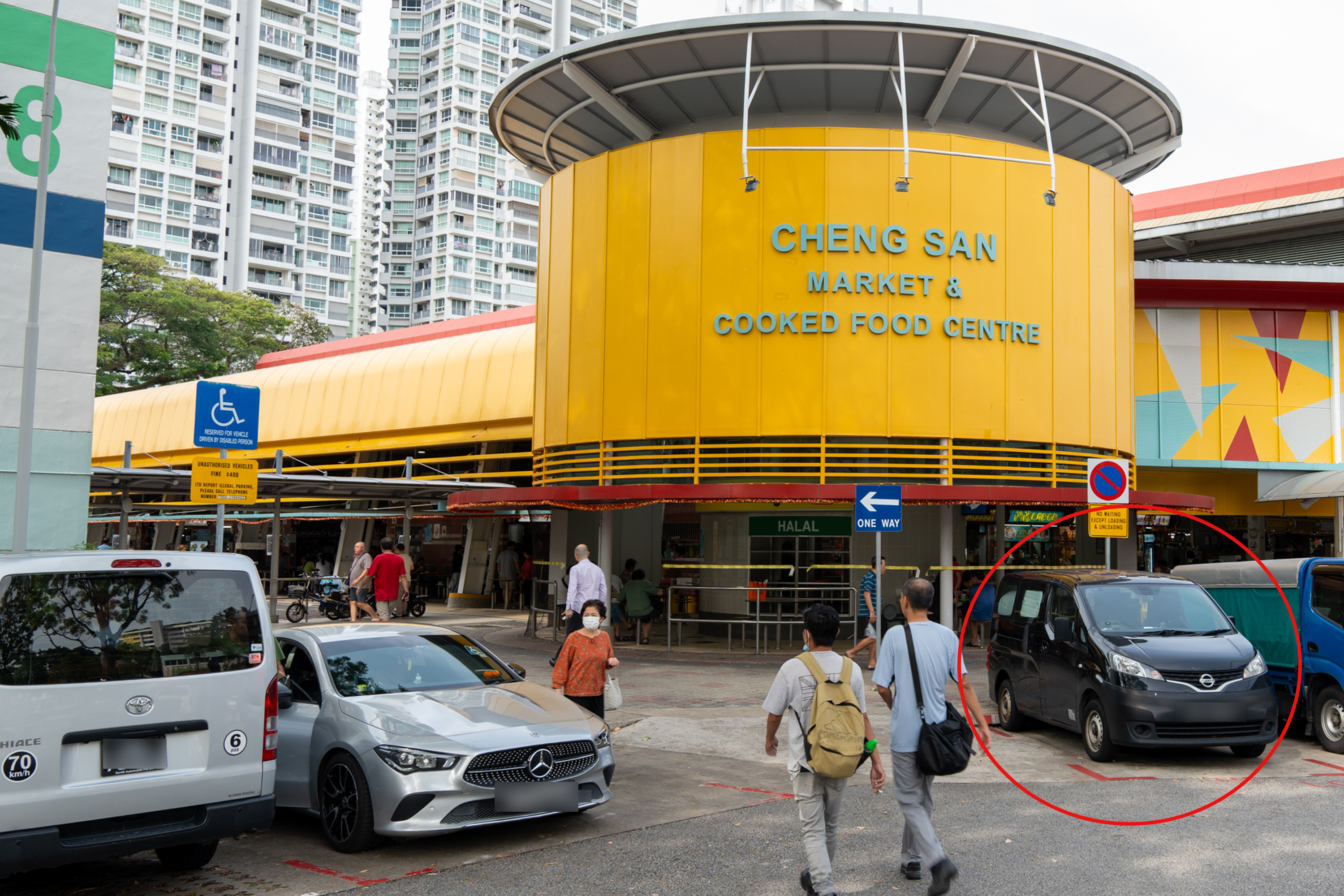 The Nissan NV200 (circled) is a popular delivery van used by small and medium-sized business owners.